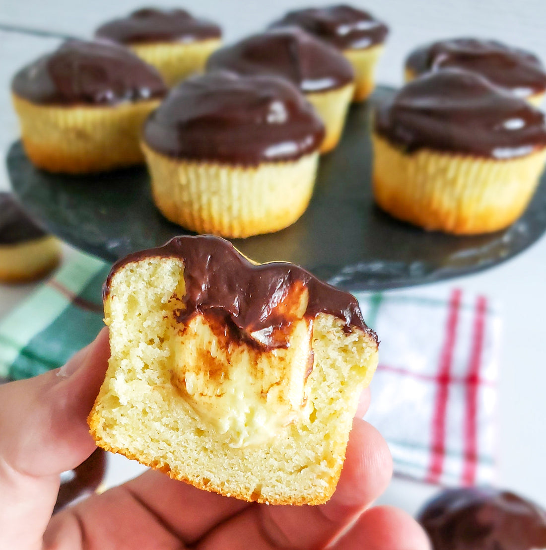 Eclair Cupcakes