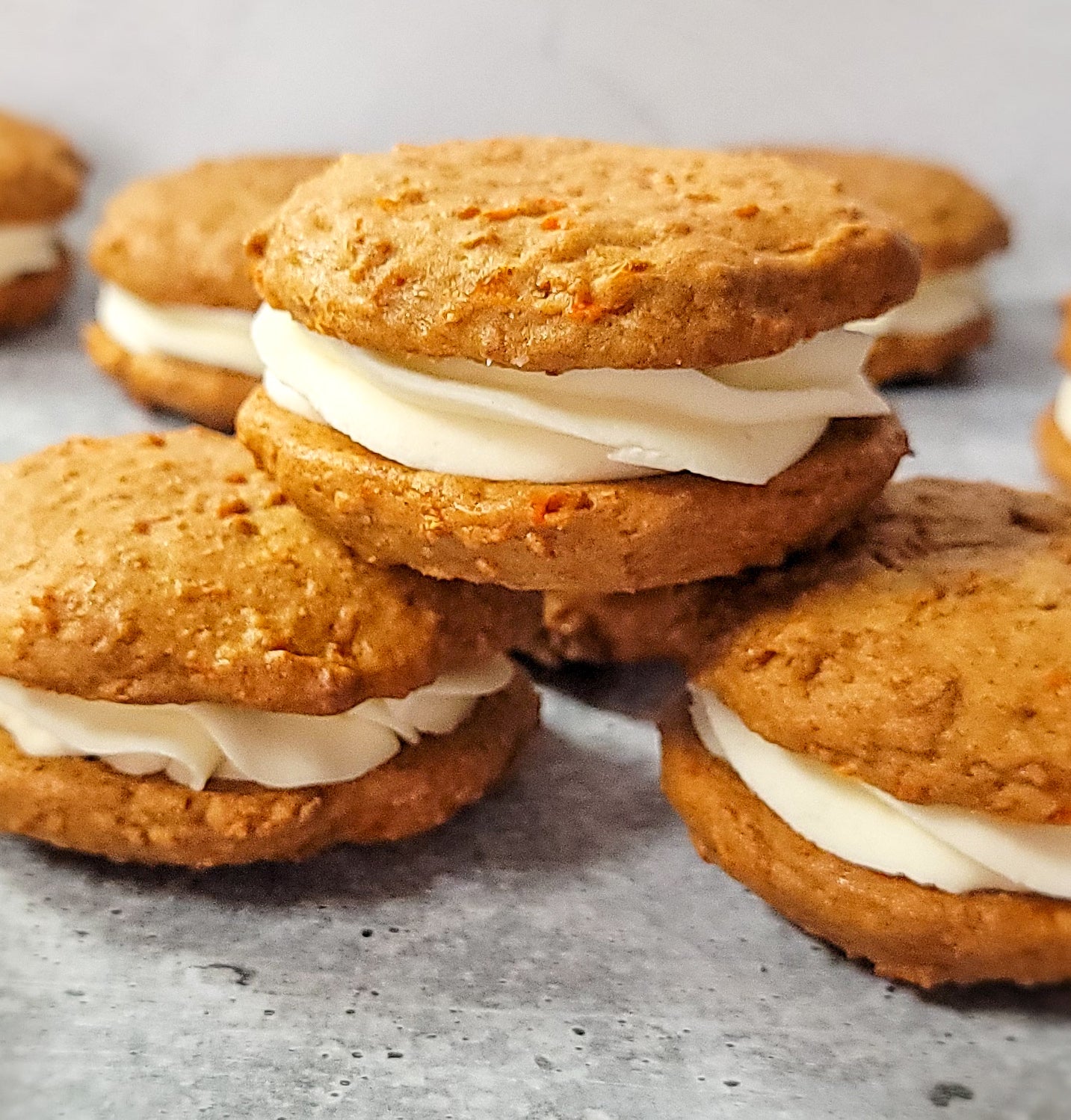 Carrot Cake Cookie Sandwich [March Exclusive]