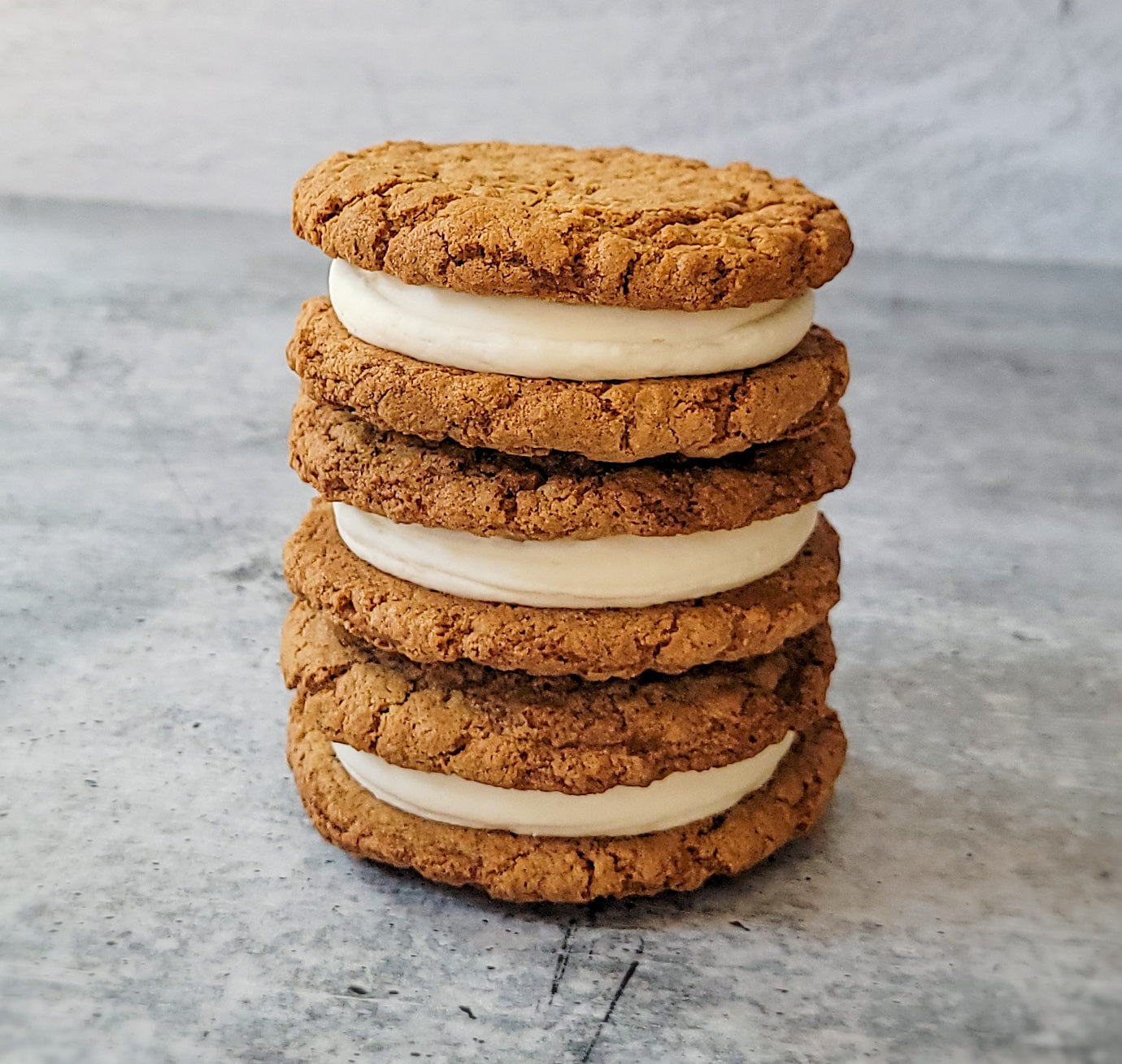Large Oatmeal Creme Pie [June Exclusive]