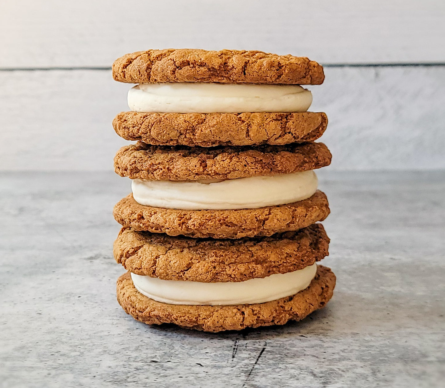 Large Oatmeal Creme Pie [June Exclusive]