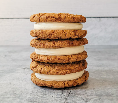 Large Oatmeal Creme Pie [June Exclusive]