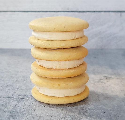 Banana Pudding Cookie Sandwich [July Exclusive]