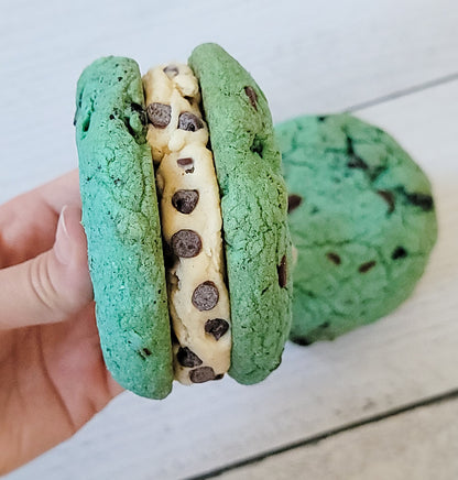 Cookie Monster Sandwich [October Exclusive]