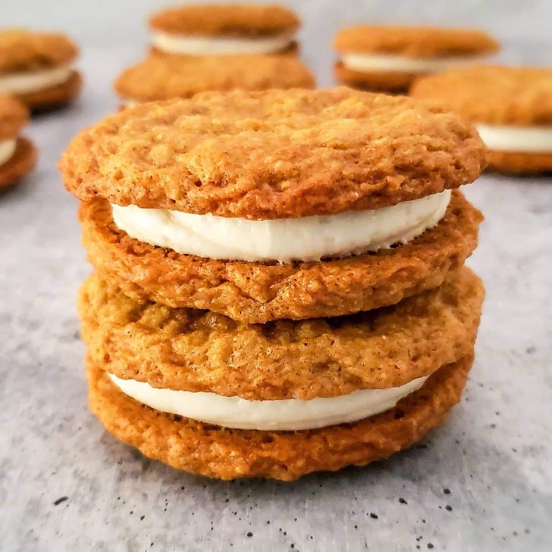 Oatmeal Creme Pies (2-Count)